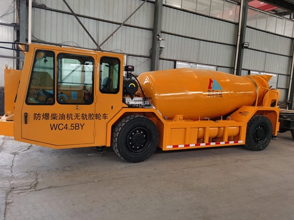 礦用濕噴臺(tái)車(chē)，礦用混凝土泵，礦用攪拌機(jī)發(fā)貨